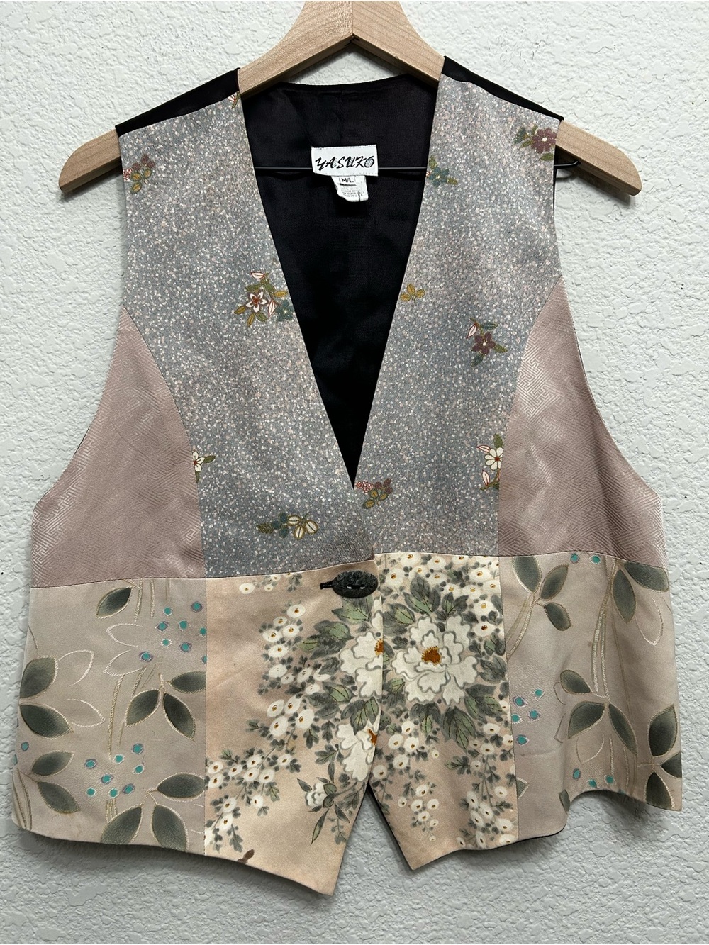 Vintage Yasuko 100% Kimono Silk Patchwork Artisan Vest M/L Floral Artsy Boho